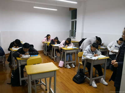 明德教育咨询 专业教育信息咨询的引领者